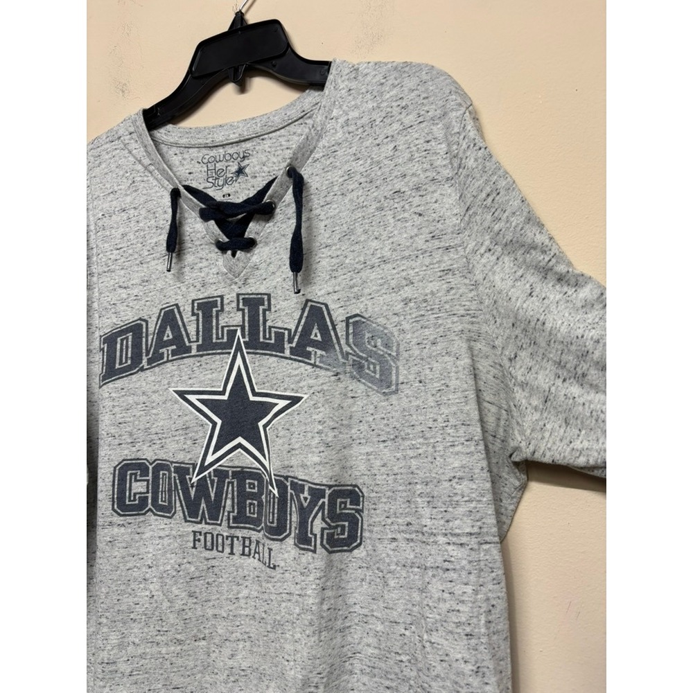 Dallas Cowboys Women's Lace Up V-Neck Tee Size 2X Gray Football Shirt - Picture 3 of 5